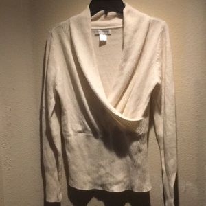 Nice off white sweater for Spring.